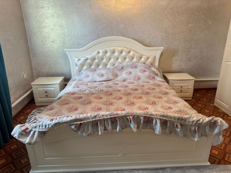 Спальный гарнитур