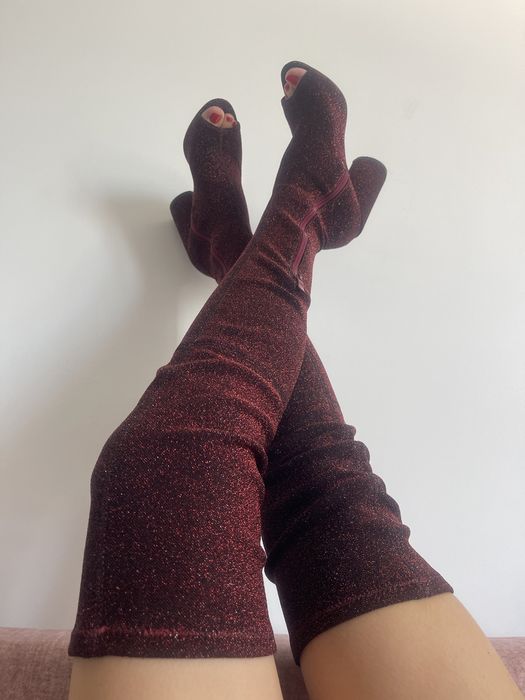 Cizme lungi cu varf decupat