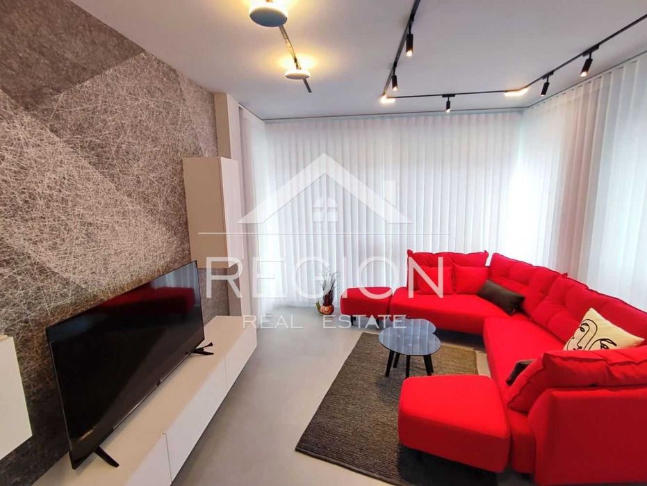 Дава се под наем Двустаен апартамент в к.к. Св.Св. Константин и Елена - 68 кв.м за 850 € - Снимка #2