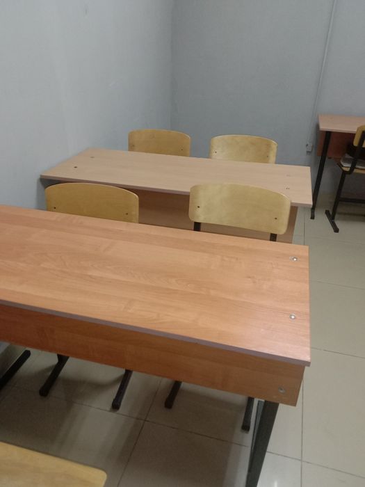 Парта  с двумя стульями 6000тг