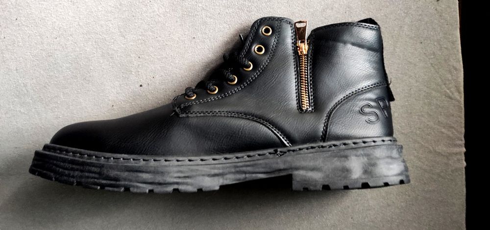 Зимни обувки боти номер 44