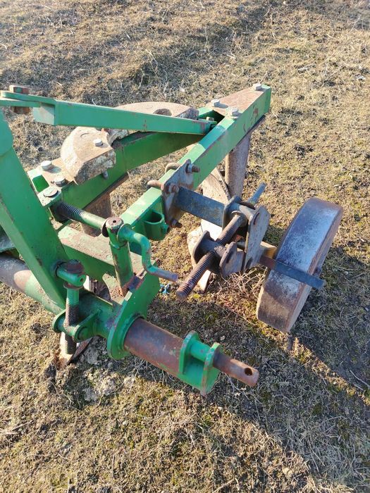 Vând plug 2 brazdare