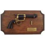Чисто нов декоративен "Peacemaker" Colt револвер с поставка за стена.