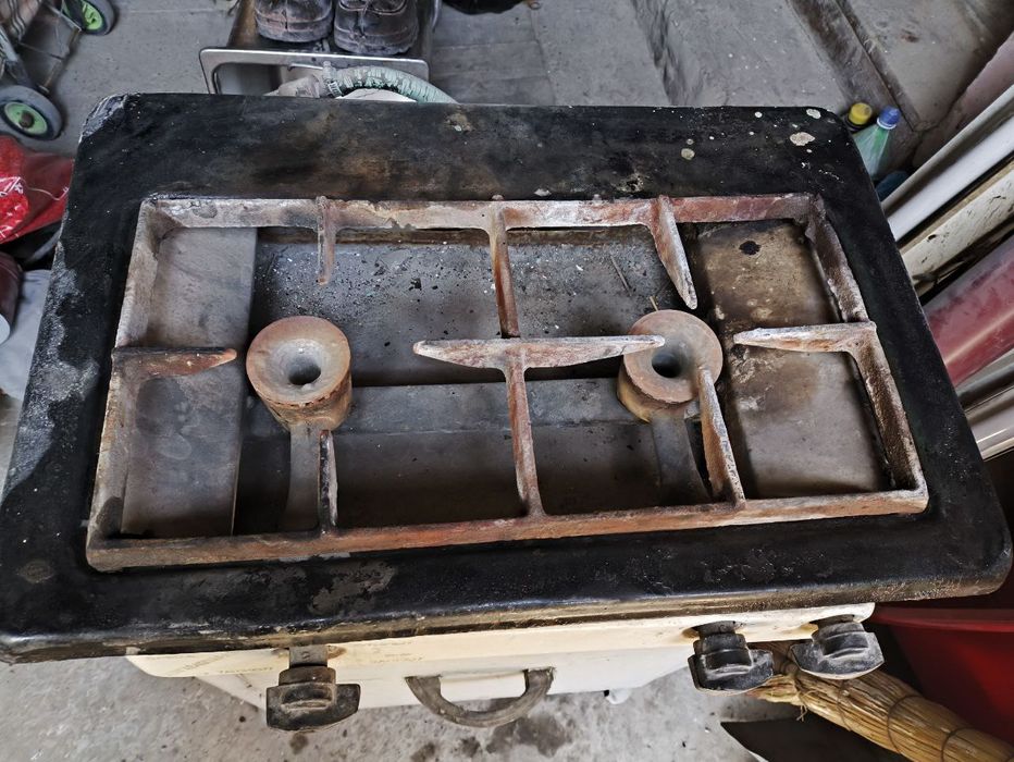 Газовая плита двухкамфорочная