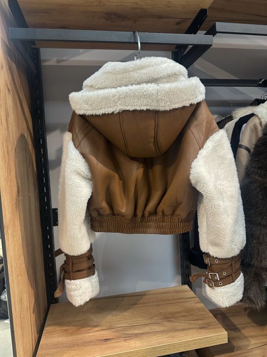 Дамско зимно късо  яке в кафяво