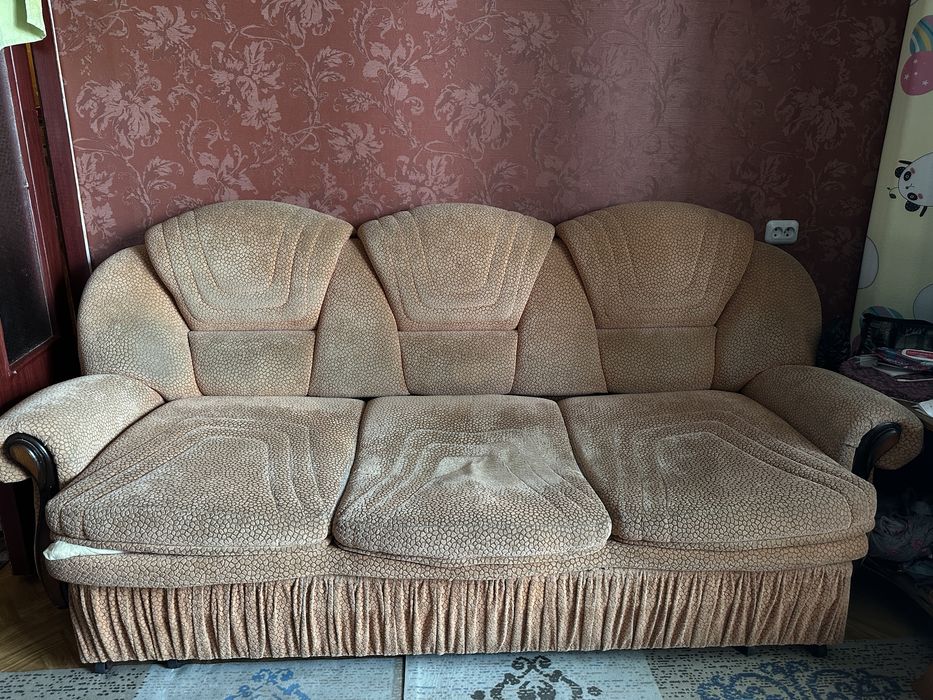 Диван в хорошем состоянии, раскладной