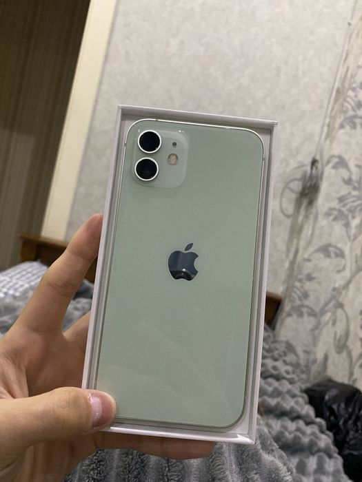 Продам айфон 12 iphone 12