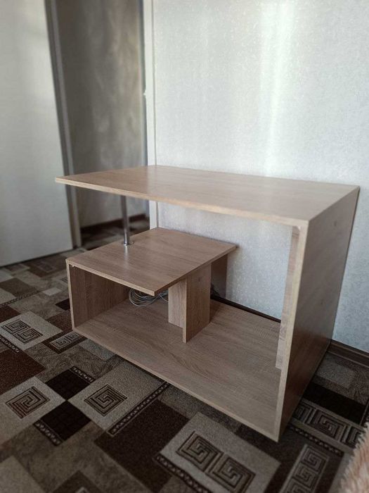 Продам стол в отличном состоянии