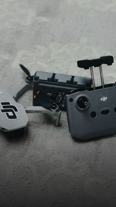 Дрон DJI Mini 2 Fly More Combo