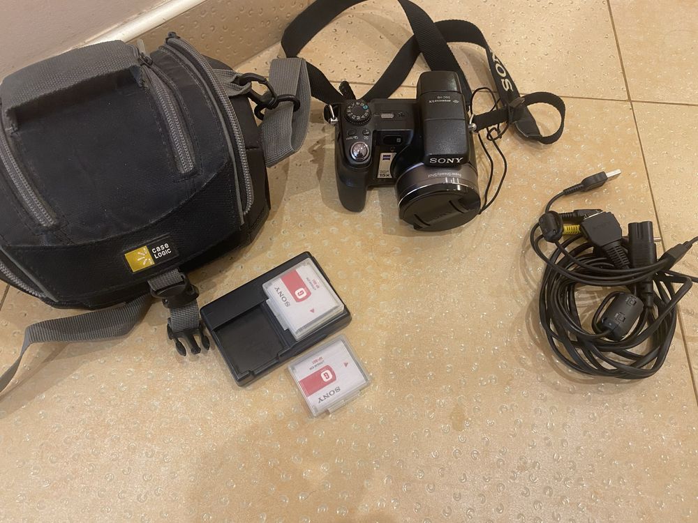SONY DSC-H9 фотоапарат много запазен