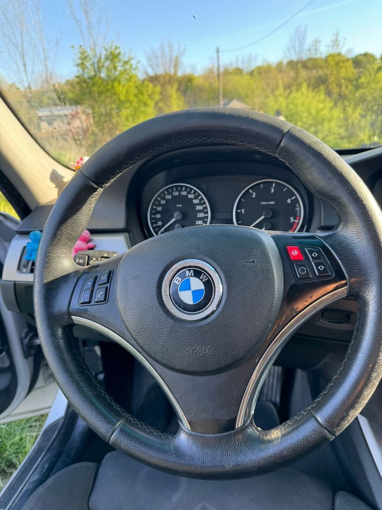 Vând Bmw e90 2.0d