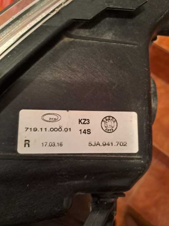 Proiector dreapta original Skoda Rapid cod 5JA941702