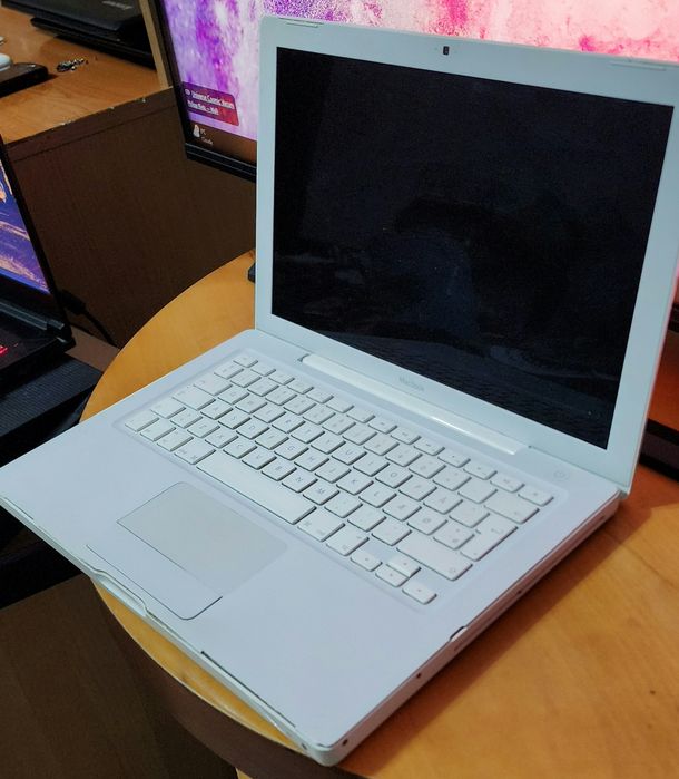 Laptop Apple MacBook A1181 – perfect functional