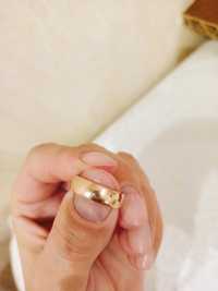 Продам обручальное кольцо женское золотое