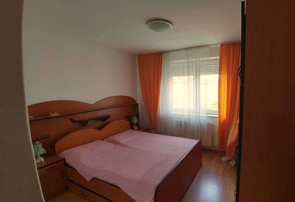 Apartament spațios cu 3 camere, construit în 2001