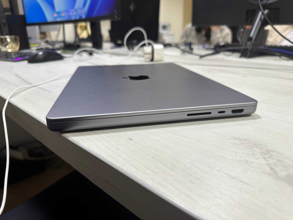 Macbook pro M1 pro 16/512 gb 14 dyum