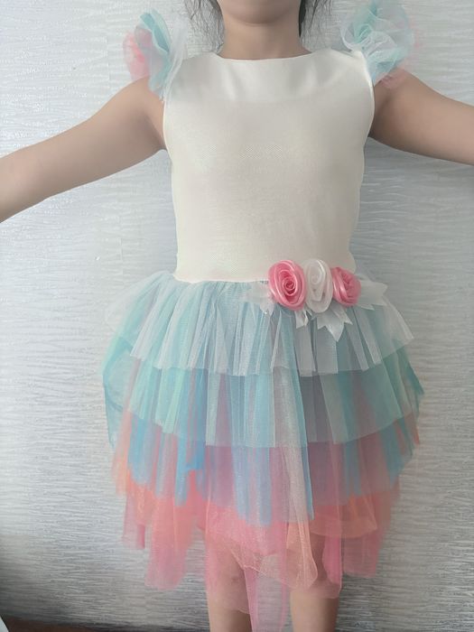 Продам платье праздничное