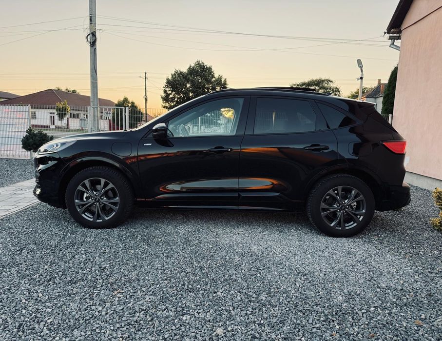 Ford Kuga 2,5 PLUG IN HYBRID