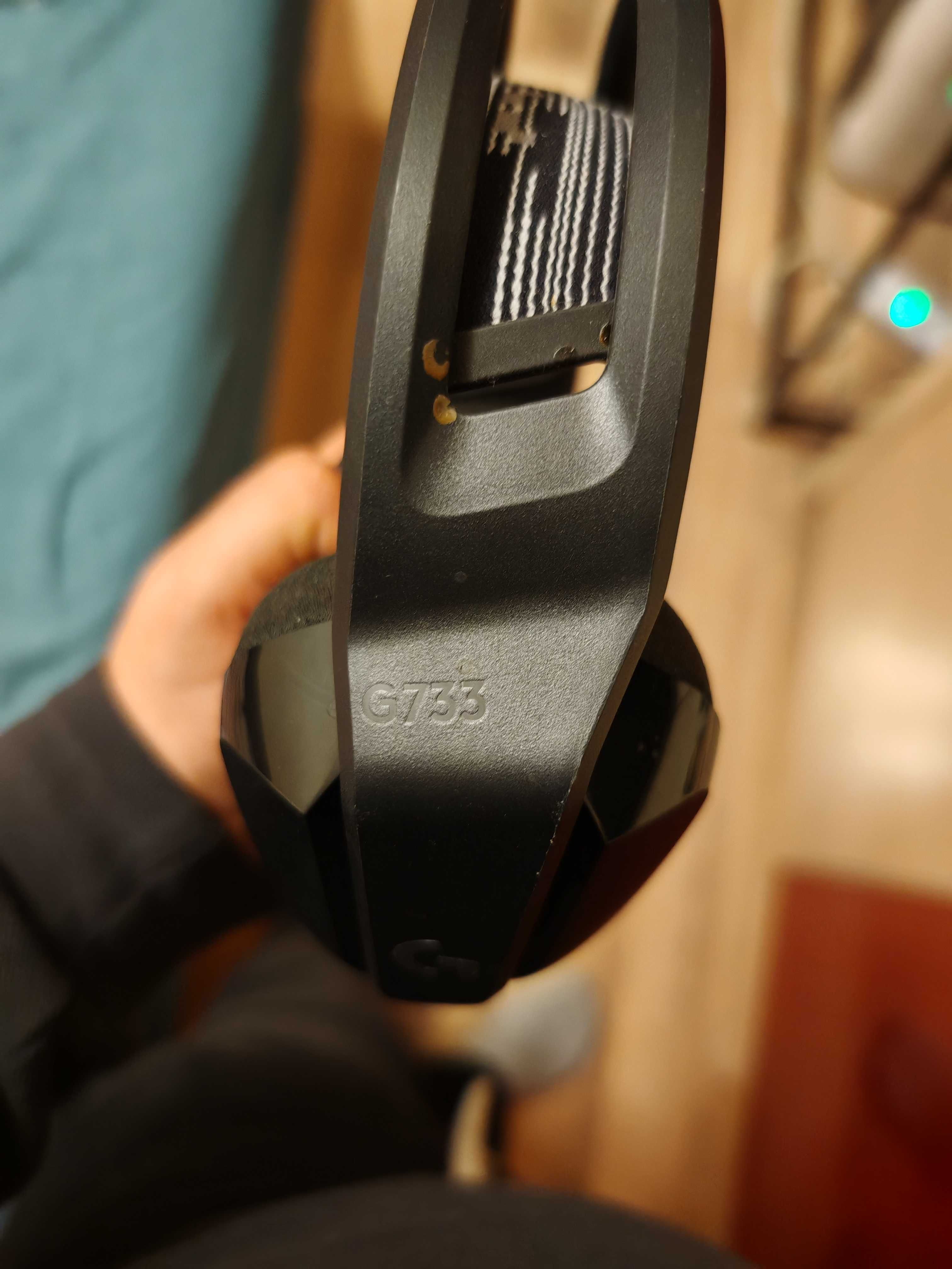 Vând căști Logitech g733 wireless