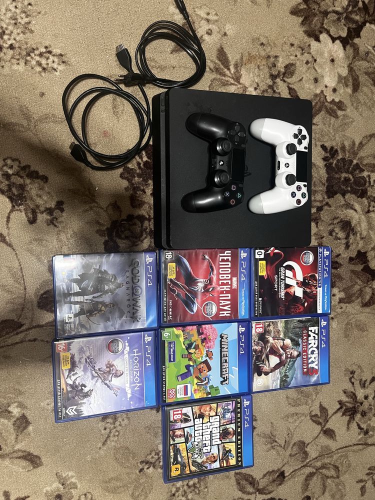 срочно продам ps4,работает отлично