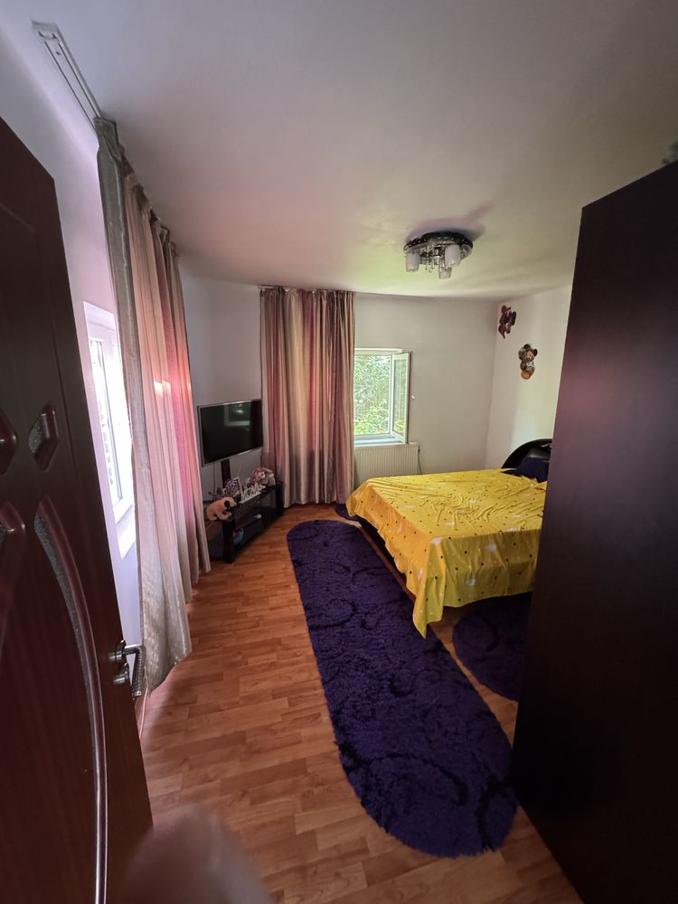 Vand casa zona centrala