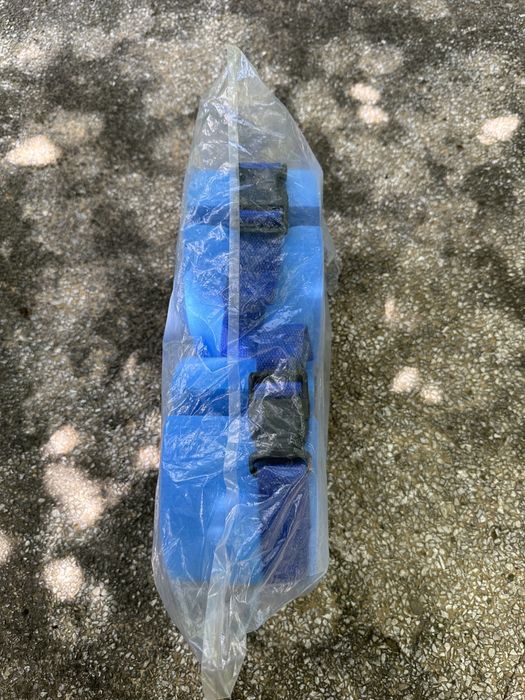 Aripioare, casti si un sort de fete