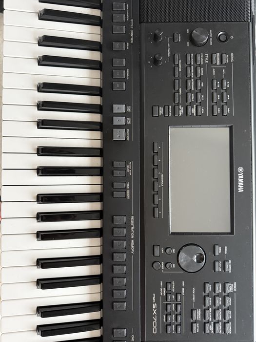 Yamaha PSR SX700