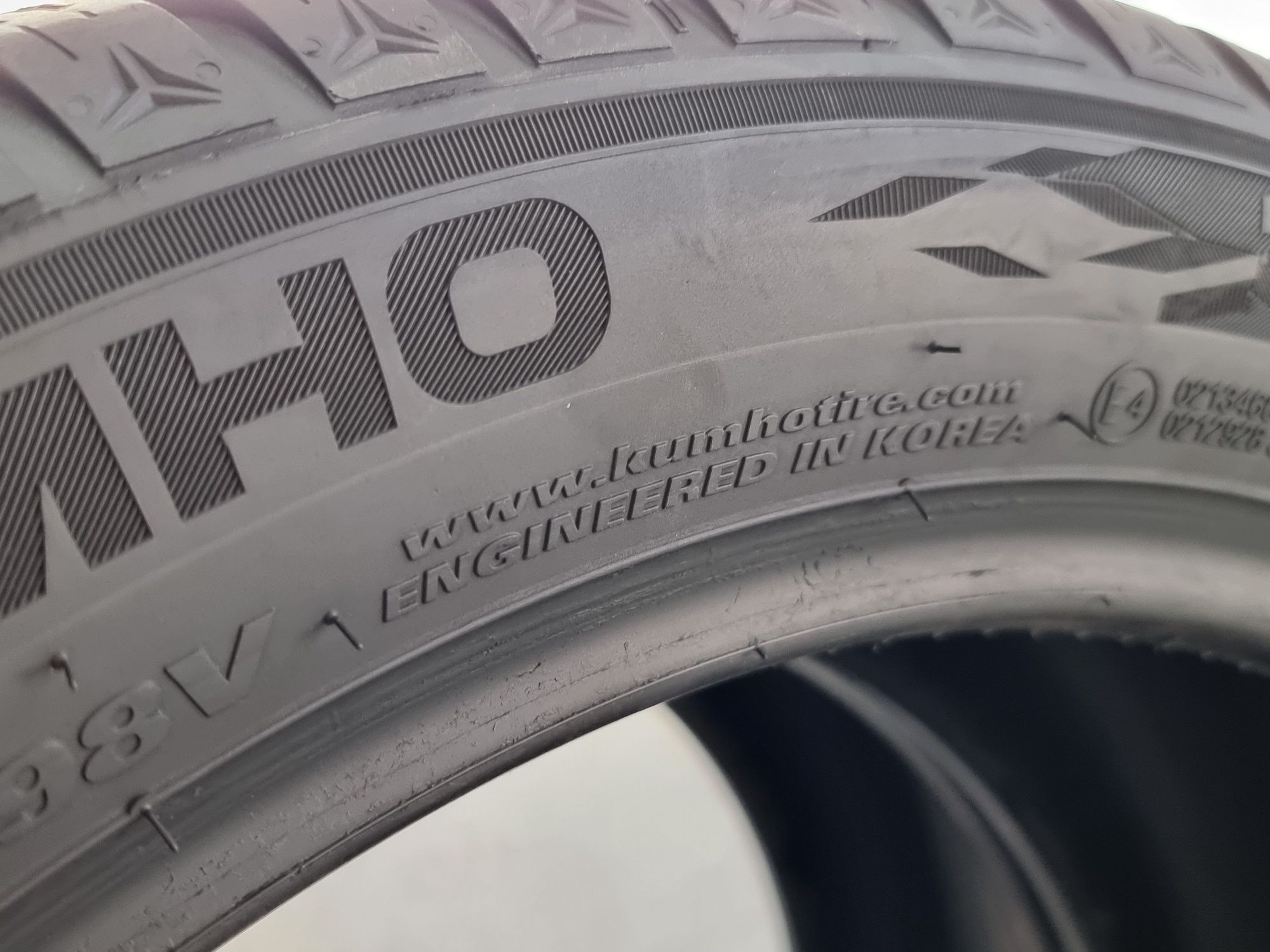 "Dot 22" 235/45/18 Kumho 2Броя: 250лв 7.5мм