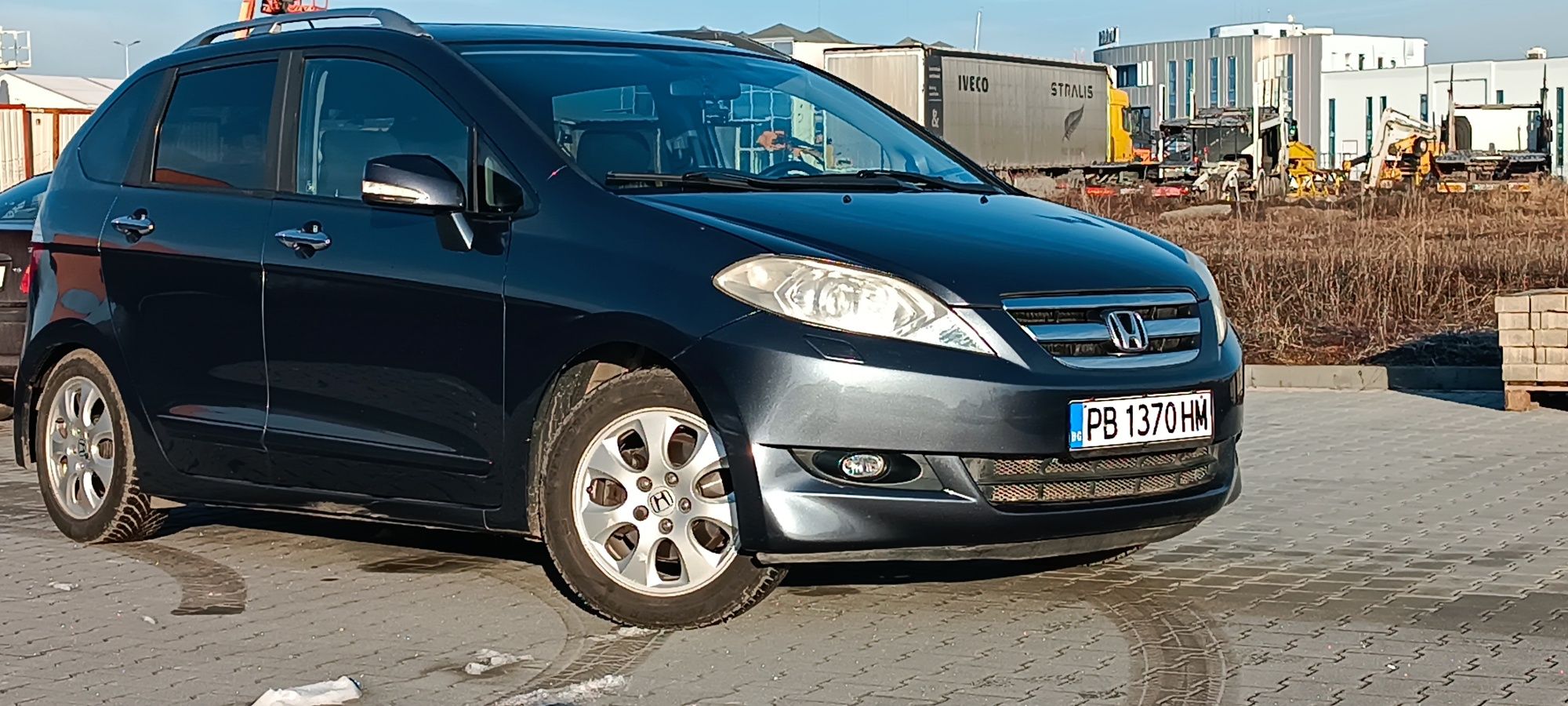 Honda FR-V minivan