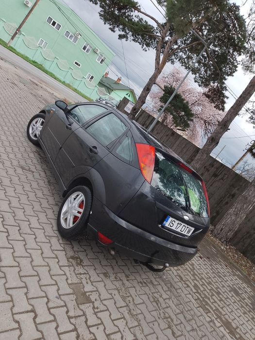 Vând sau schimb Ford focus