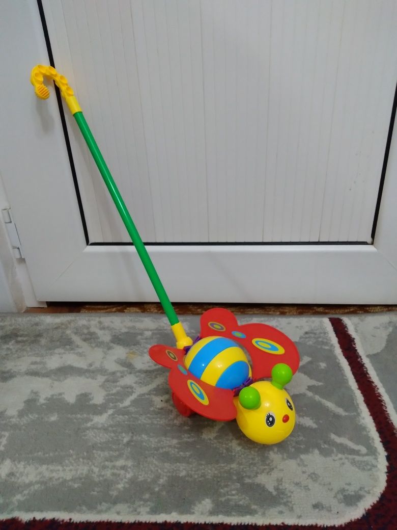 Детская игрушка ТОЛКАЧ пчёлка  пластмассовая ..