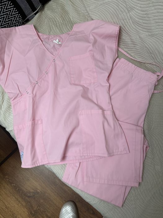 Costum medical Femina Medical mărimea S roz & turcoaz ca noi