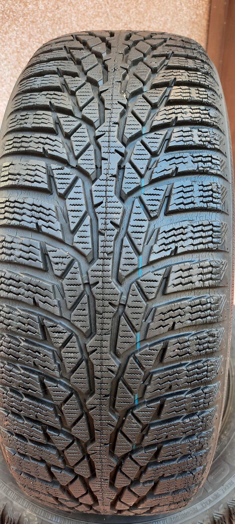 2 броя зимни гуми 205 55 16 Nokian 8mm като нови
