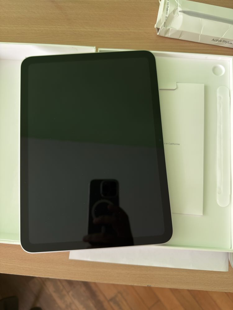 Apple iPad 10th Gen(2022) 64GB Silver Wi-fi таблет