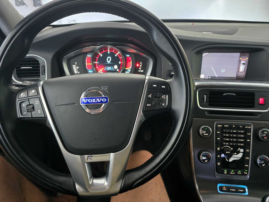 VOLVO V 60 D6 Plug-In Hybrid 4X4