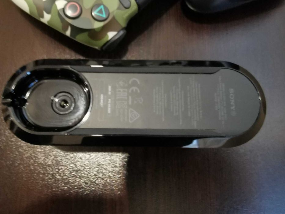 Конзола PlayStation 4 Pro 1TB SSD + 2.бр Контролери и докинг станция.