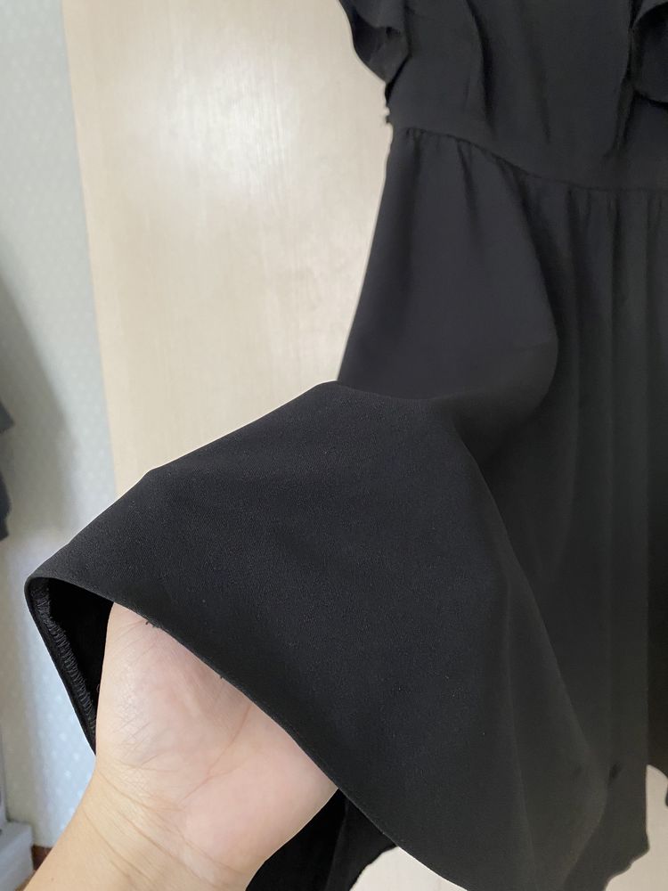 Продам черная платья состояние отличная
