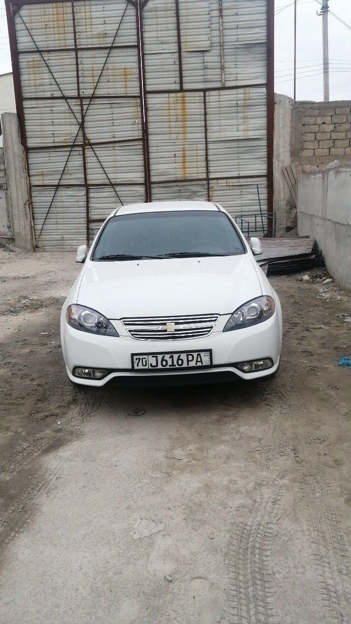 Chevrolet Gentra Kraska top toza