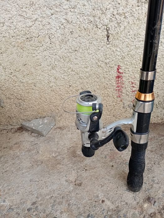 Vând tot ce se vede