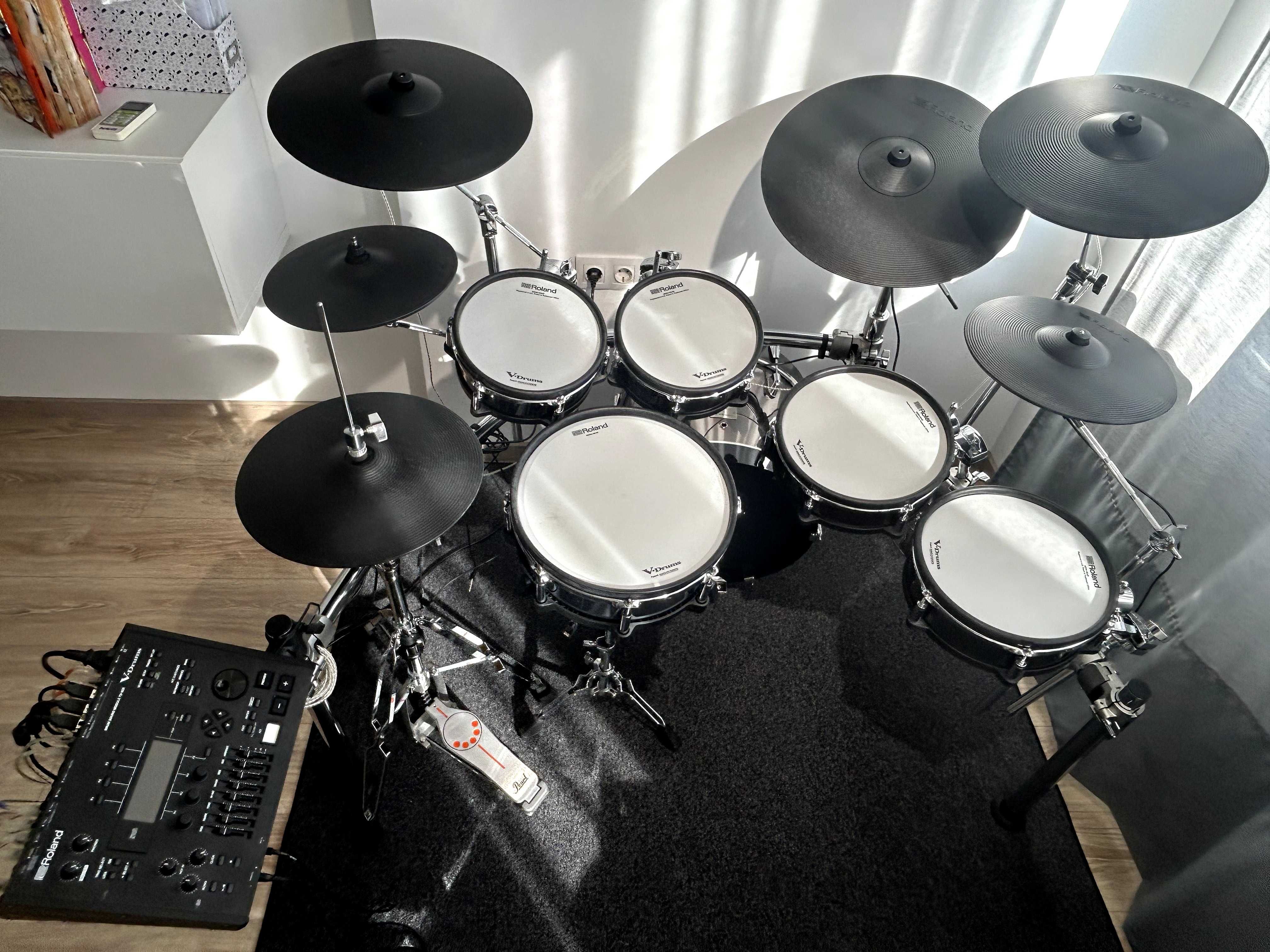 Продавам ROLAND 50X KV2