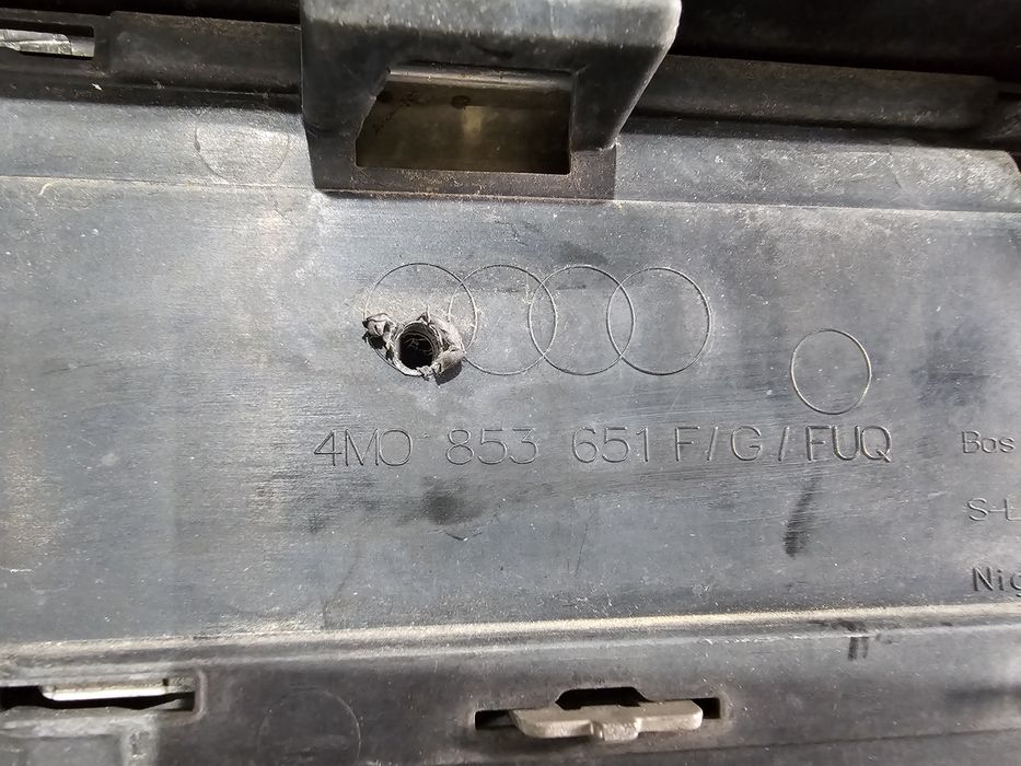 Grila radiator Audi Q7 4M dupa 2015 cod 4M0853651