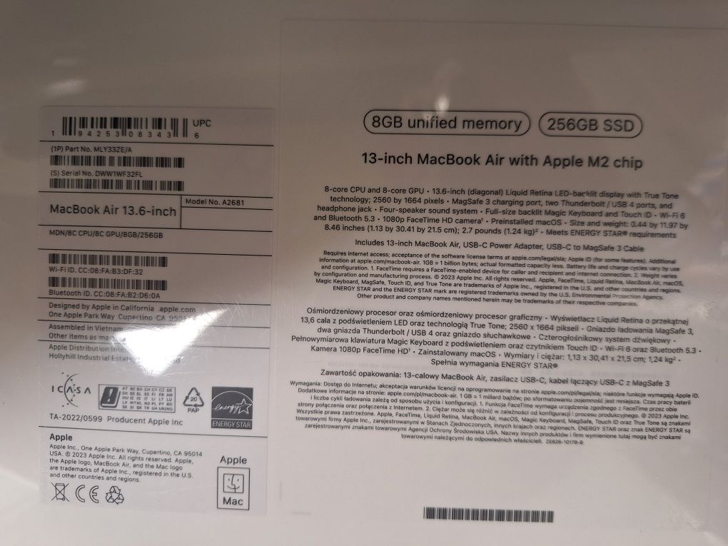 MacBook Air 13 инча Apple M2 чип, нов, неразпечтван!