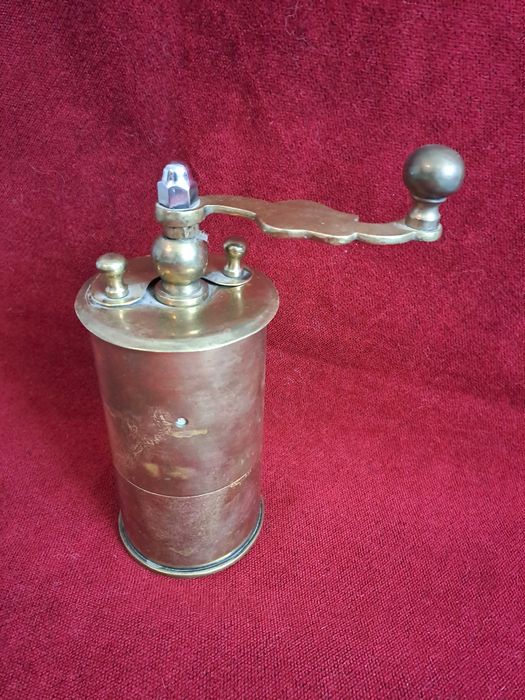 rasnita bronz realizata din obuz bronz 1916