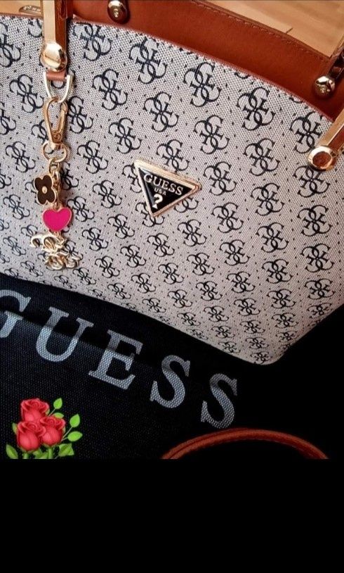 Geanta Guess material textil, insertii piele maro cognak, saculet, eti