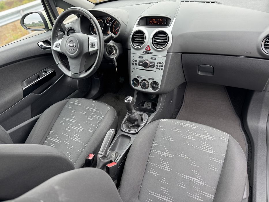 Opel Corsa facelift  1.4 benzina /2011/Euro 5