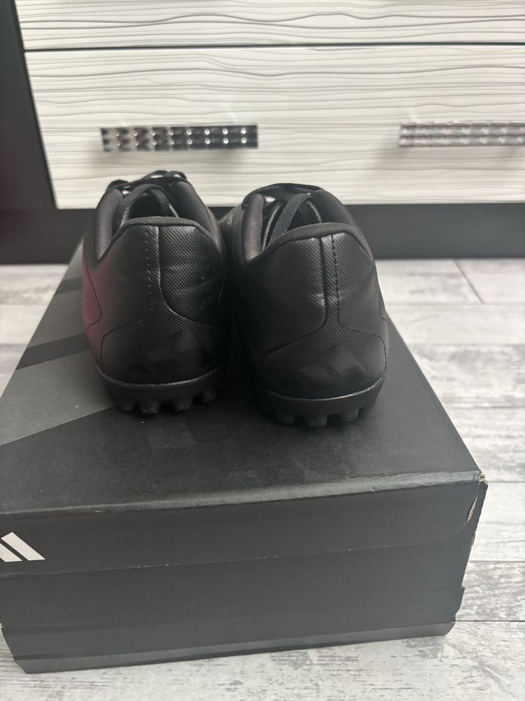 Обувки Adidas Predator.