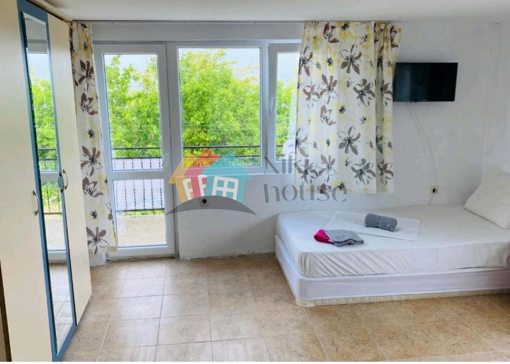Продава се Къща в Бяла - 450 кв.м за 778 €/кв.м - Снимка #4