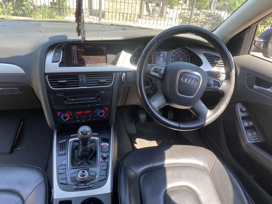 Dezmembrez audi a4 b8 2010