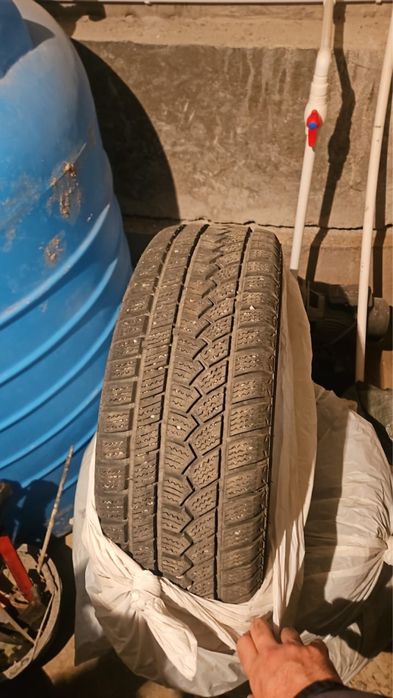 Комплект зимних шин в хрошем состоянии