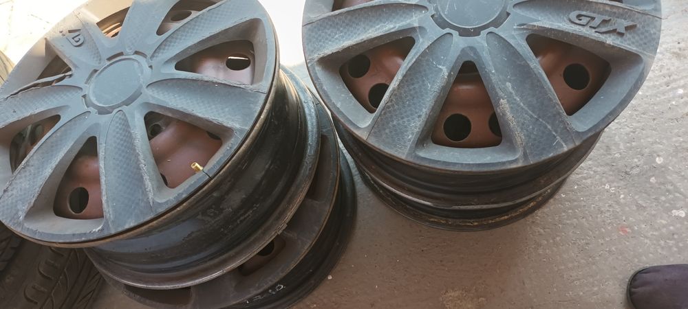 Jenti de Tabla pe 15 cu 4 prezoane pentru Opel,  Dacia Logan etc.